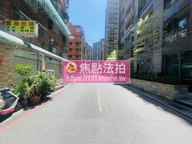 蘆洲華廈法拍-9