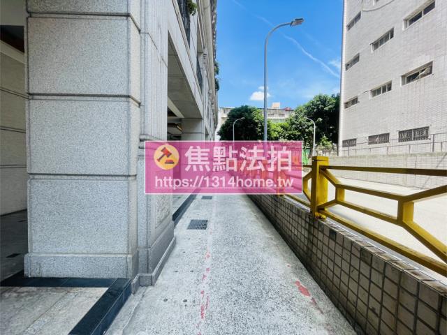 新北大樓法拍-11